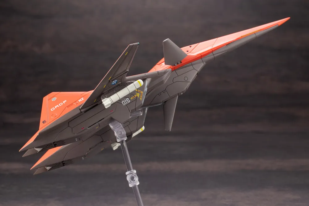 コトブキヤ　エースコンバット　ADF-01 Amazon | 壽屋(KOTOBUKIYA) ACE COMBATシリーズ ADF-01 全長約