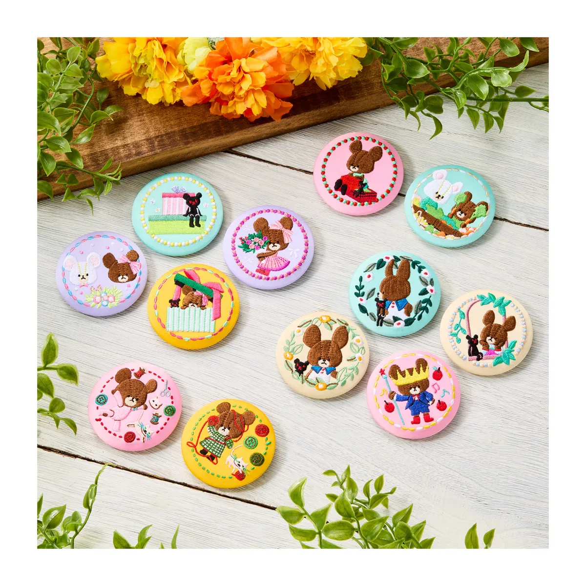 予約2025年09月】くまのがっこう 刺繍缶バッジビスケット 12パック入り