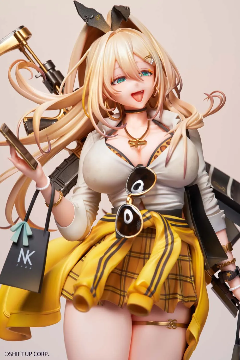 新品未開封　勝利の女神：NIKKE ルピー フィギュア 豪華版 Amazon.co.jp: 『勝利の女神：NIKKE ルピー』豪華版 1/7スケール
