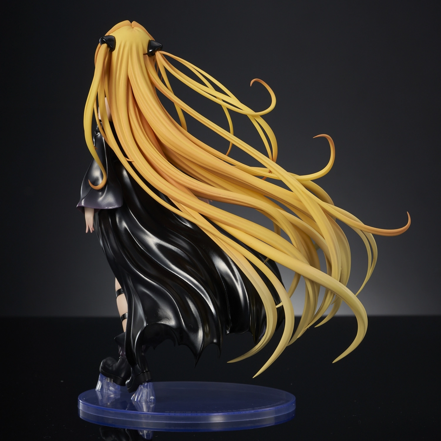 と*ら様 ToLOVEる 金色の闇 アクリルスタンドセット 15cm Amazon.co.jp: To LOVEる 15周年記念 原画展 アクリルスタンド