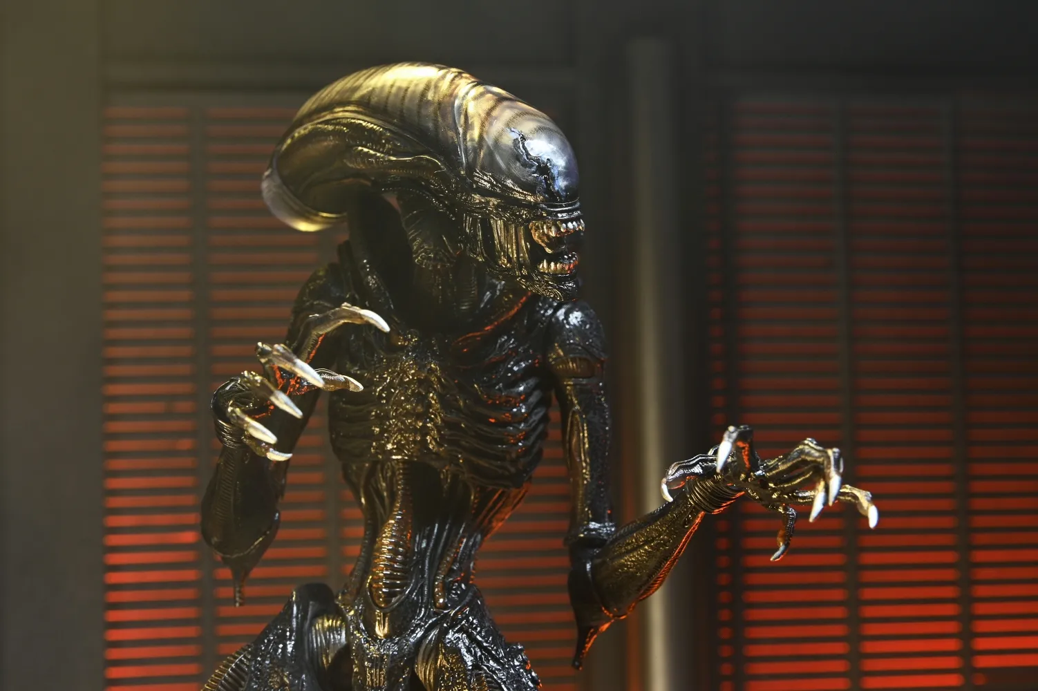 NECA ネカ エイリアン ロムルス スコーチドゼノモーフ　7インチ　フィギュア エイリアン:ロムルス/ スコーチド ゼノモーフ アルティメット 7